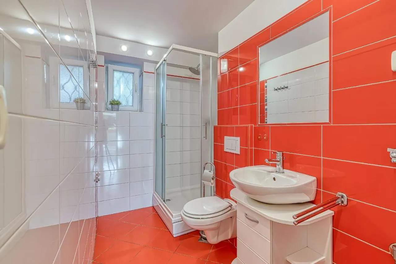 Guest house Apartments Pino Rovinj